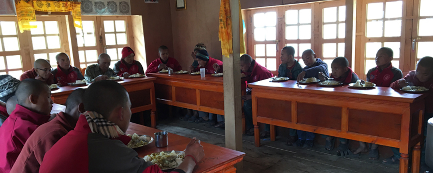 Rolwaling Monastery School Childrens in Kitchen